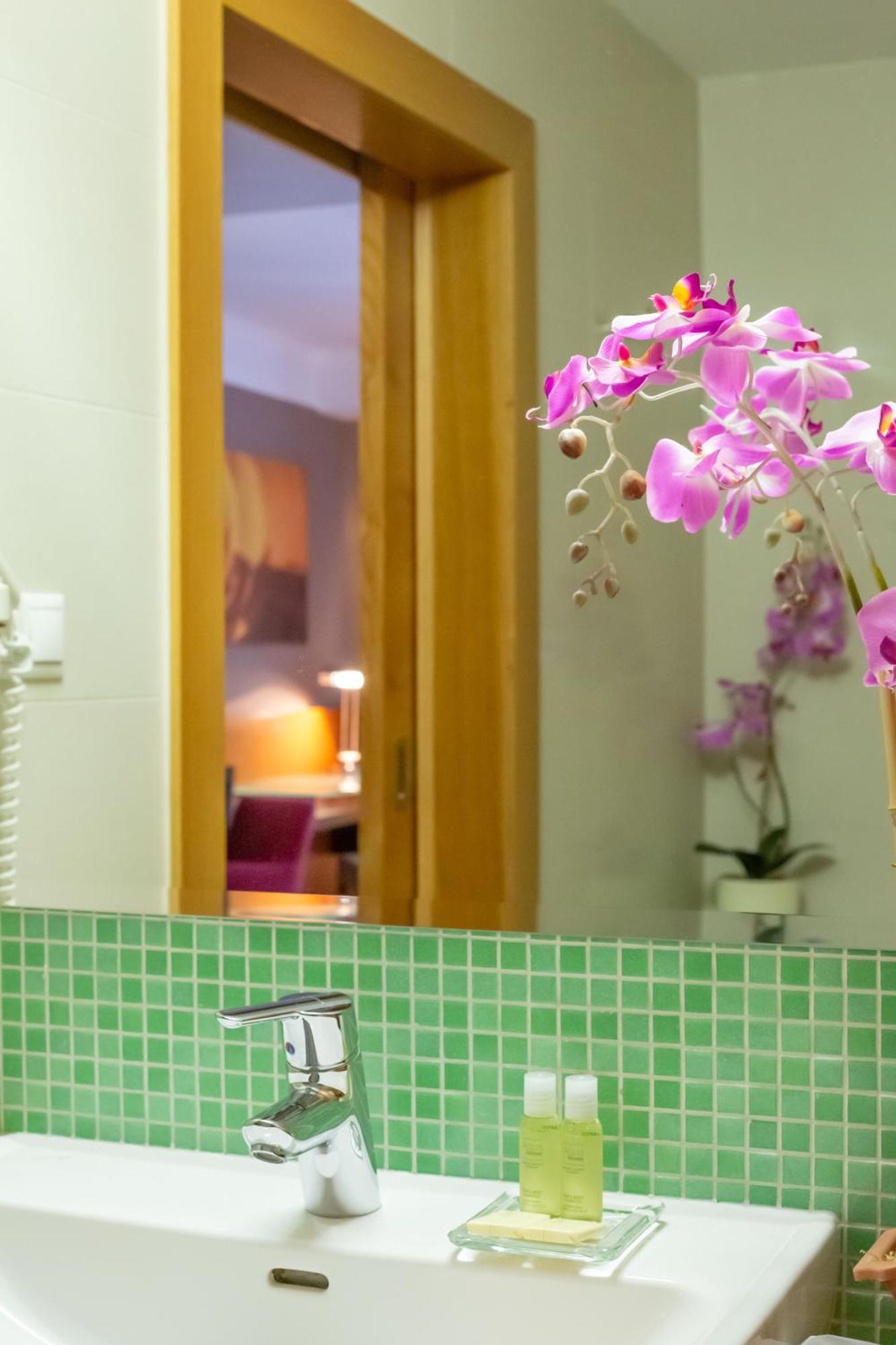 Impiq Hotel Trnava Room photo